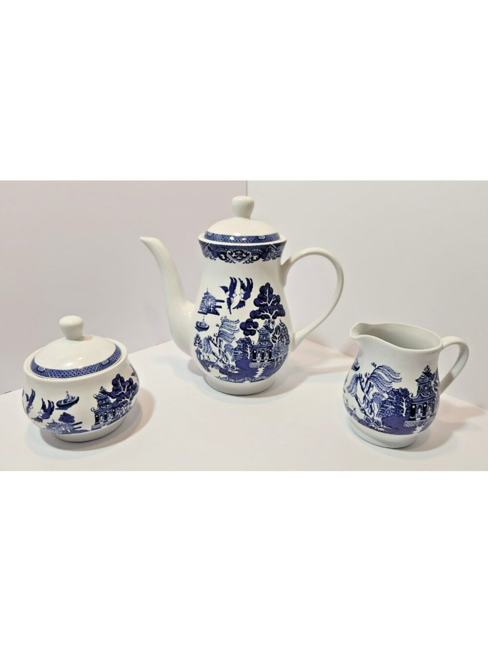 Vtg Blue Willow Royal Cuthbertson Blue White Tea Pot Sugar Bowl Creamer China